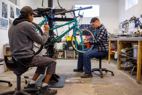 CFC du Var - ACI (Atelier chantier d'insertion) Les Rayonnants : réparation de cycles et de recyclage de vélos