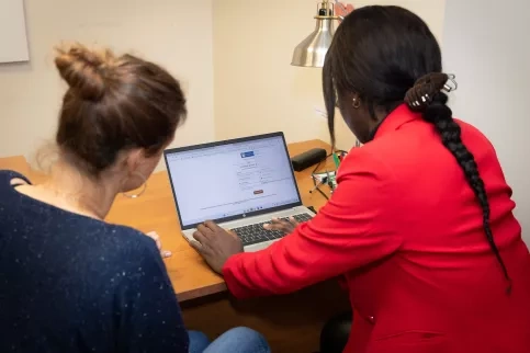La Touline de Paris. Claude et Céline Descohand, cheffe de service.