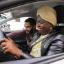  Pôle Avenir Emploi (PAE) de Grenoble. Cours de conduite pour Fatoumata avec Gautier Sonzogni.